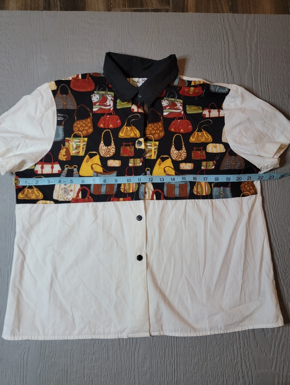 Paradise Bay multicoloured button up shirt with purse print. Size L #shirts A-27
